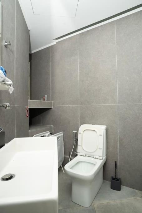 Homey Renovated 1 Bedroom Apartment In Kesariani Athens Exterior photo